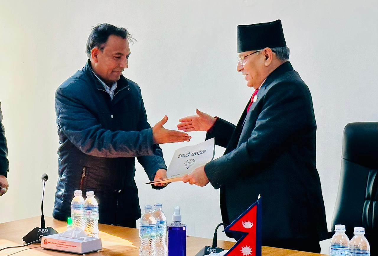 कम्युनिस्टहरूको एउटै केन्द्र आवश्यक छ : प्रधानमन्त्री