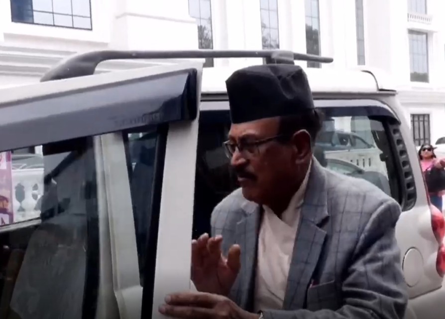 जाँचबुझ आयोगको टोली प्रतिवेदन बुझाउन प्रधानमन्त्री कार्यालयमा