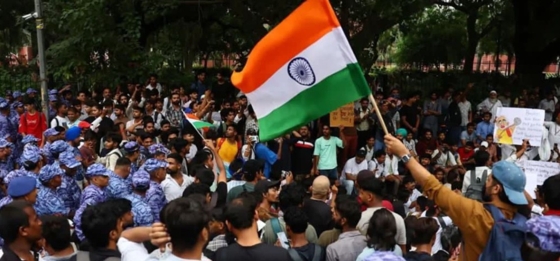 मुम्बईमा ‘कक्रोच जनता पार्टी’को प्रदर्शन, दिल्लीका ११ मेट्रो स्टेशन बन्द