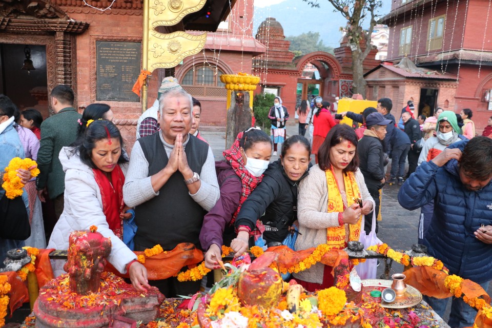 हरिबोधनी एकादशी : बुढानिलकण्ठ मन्दिरमा दर्शनार्थीको भिड (फोटो फिचर)