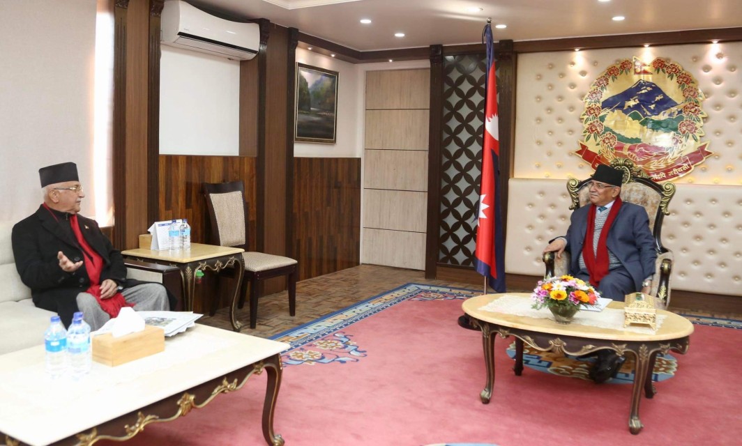 प्रधानमन्त्री प्रचण्ड र एमाले अध्यक्ष ओलीबीच भेटवार्ता