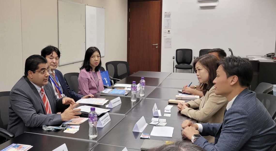 सांसद ढकाल र हङकङको विधान परिषद् सदस्यबीच अन्तरक्रिया