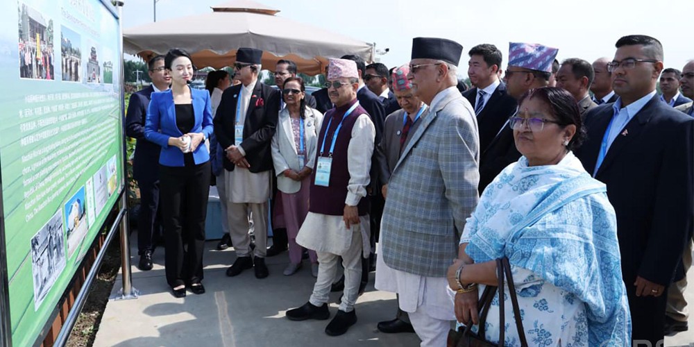 चीन भ्रमणमा रहेका प्रधानमन्त्री ओलीले गरे धान उत्पादन क्षेत्रको अवलोकन