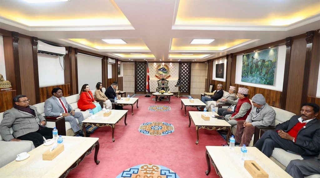 सातै प्रदेशका सांसदहरुको भेला गर्ने आठ दलीय गठबन्धनको निर्णय
