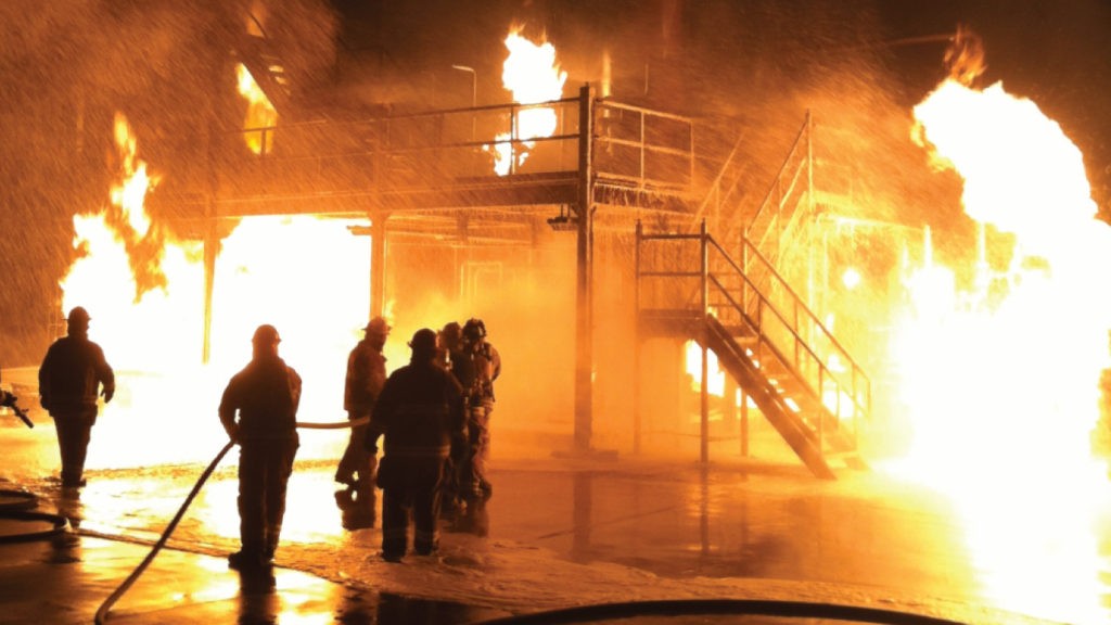 झापाका दुई उद्योगमा भीषण आगलागी, करिब एक करोड क्षति