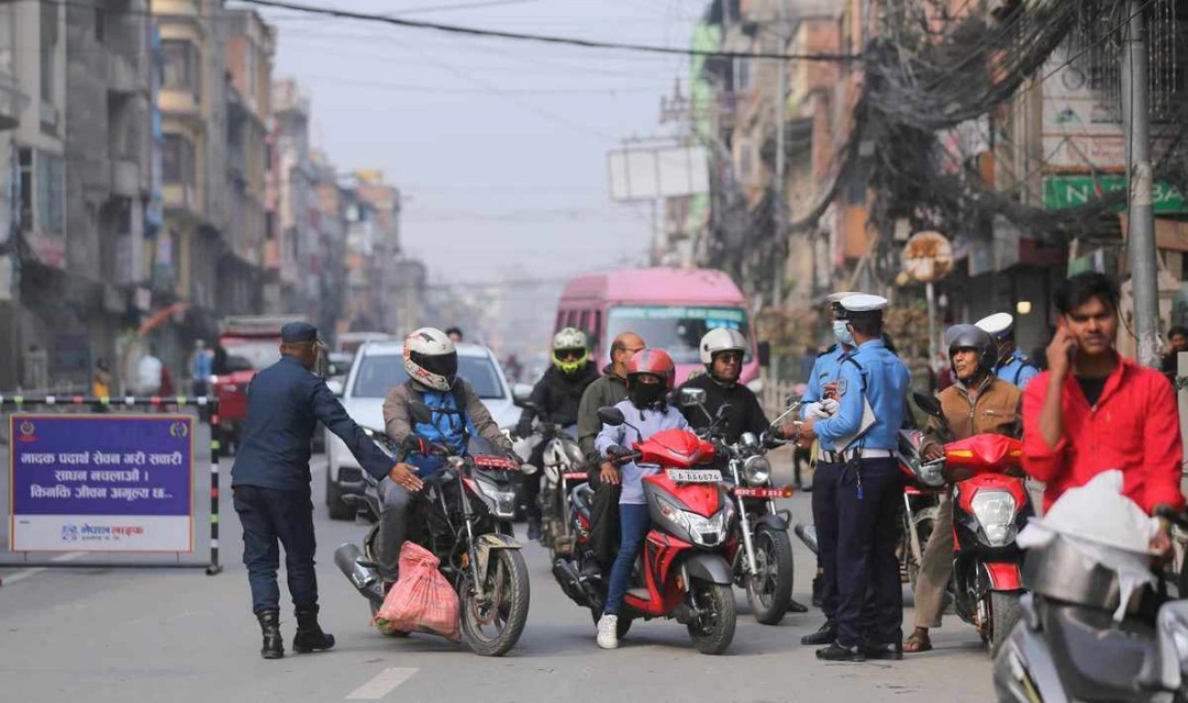 ठाउँमा ठाउँमा ट्राफिक चेकजाँच
