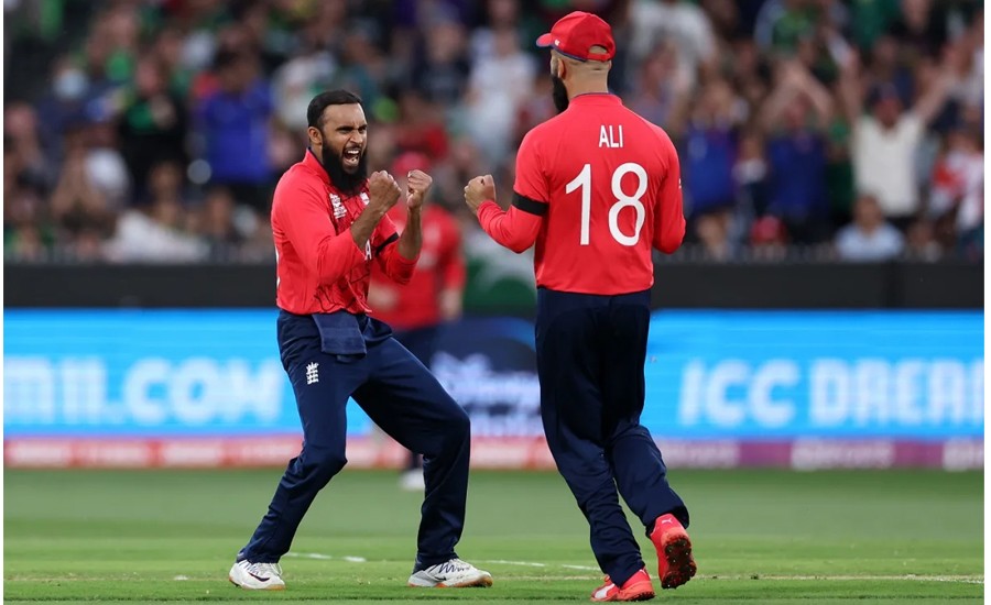 पाकिस्तानलाई हराउँदै इंग्ल्यान्डले जित्यो टी २० विश्वकपको उपाधि