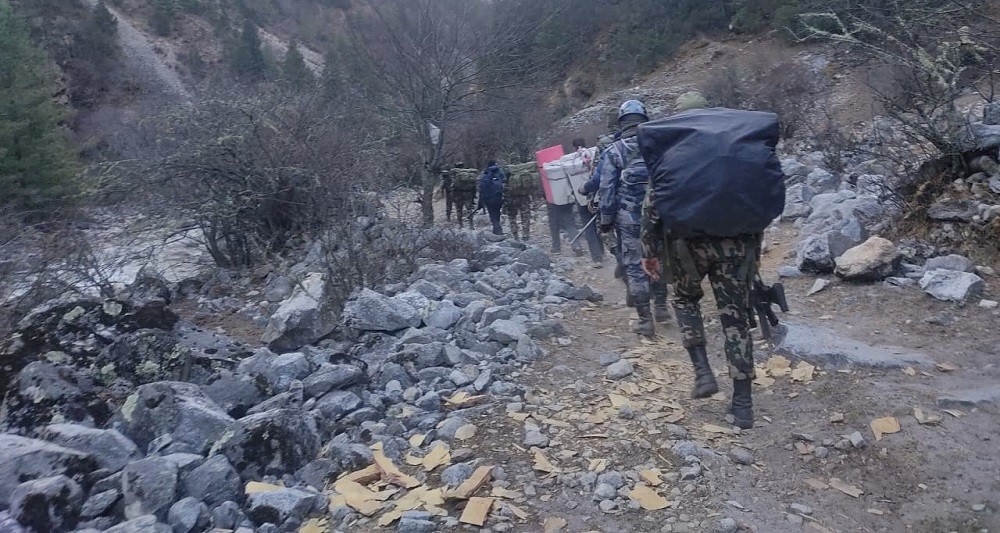 मुगुमा मतपेटिका संकलन हुनै बाँकी, ८० किलोमिटर हिँडेर सदरमुकाम ल्याइँदै