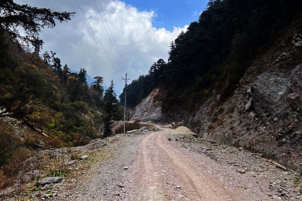 एक दशकमा पनि पूरा भएन १३ किलोमिटर सडक