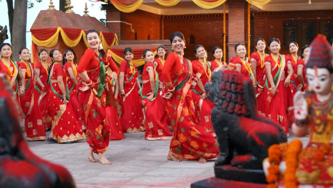 ‘अक्षरा’को तीज गीत ‘नाचौँ बरिलै’ सार्वजनिक, न्यान्सी र रिस्ताको आकर्षक नृत्य