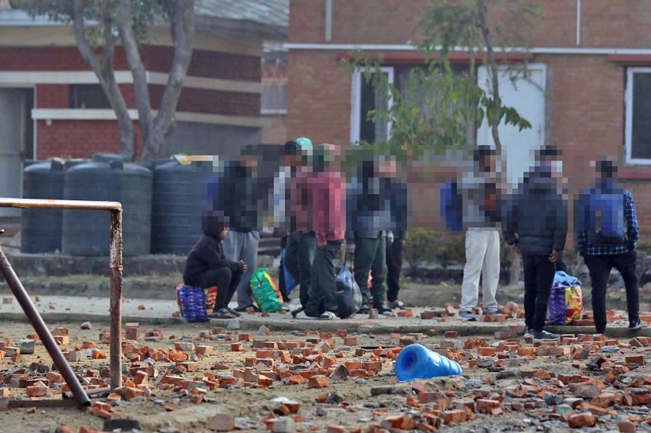 सानोठिमी बाल सुधारगृह रणमैदानमा परिणत, आगजनी र ढुंगामुढाले स्थिति तनावग्रस्त