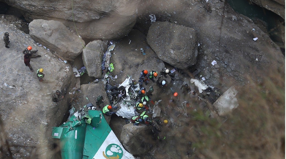 हवाई दुर्घटना: अत्यधिक जलेका कारण शव पहिचान गर्न समस्या