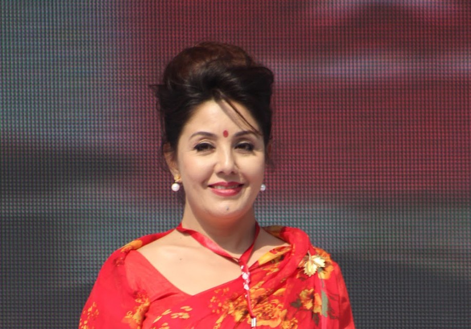 करिश्मा मानन्धरले दिइन् डिल्लीराम खनालविरुद्ध साइबर ब्युरोमा उजुरी