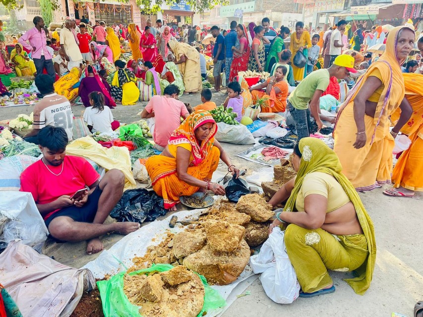 मिथिलामा आजदेखि छठ पर्वको औपचारिक सुरुवात, जनकपुरका घाटहरू सिँगार्ने काम तीव्र