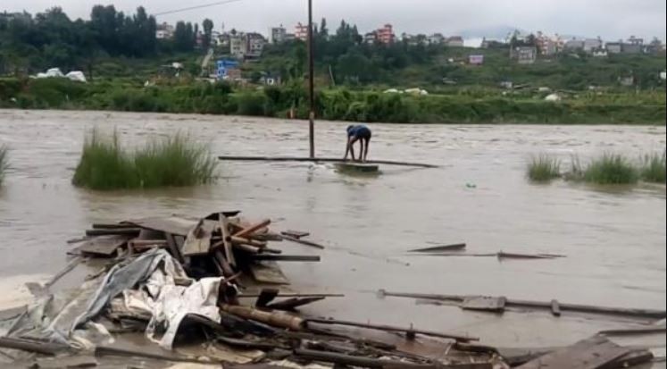 काठमाडौं उपत्यकासहित देशका विभिन्न स्थानमा भीषण वर्षा, उपत्यकाका विभिन्न स्थान डुबानमा