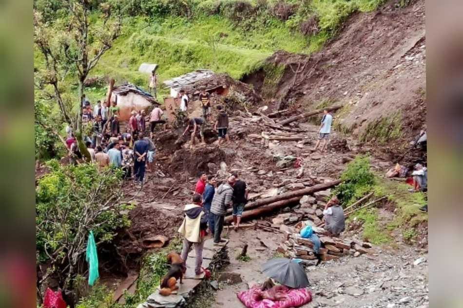 बैतडीमा पहिरोमा परेर आमा छोराको ज्यान गयो, तीन जना घाइते