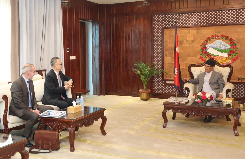 प्रधानमन्त्रीसँग एडिबीका उपाध्यक्षको शिष्टाचार भेट