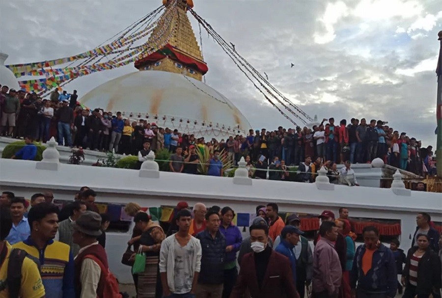 बुद्ध जयन्तीमा स्वयम्भू र बौद्धमा श्रद्धालुको घुइँचो, अस्तु धातु दर्शनका लागि विशेष व्यवस्था