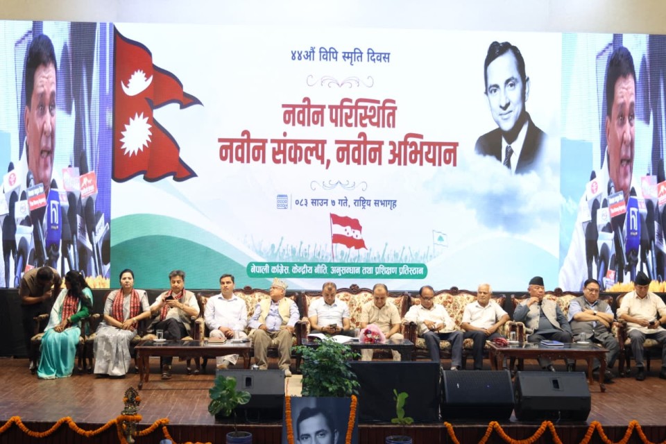 कांग्रेसभित्रै आङदेम्बेको कटाक्ष: ‘संस्थापन इतर नेताको अभिव्यक्तिमा तर्क र विवेकको कमी’