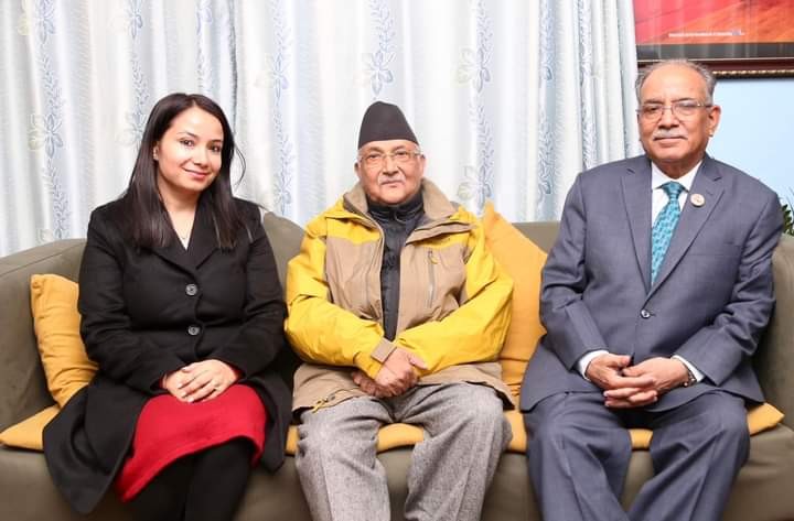 प्रधानमन्त्री प्रचण्ड र एमाले अध्यक्ष ओलीबीच भेटवार्ता