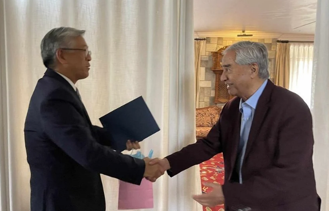 अमेरिकी सहायक विदेशमन्त्री डोनाल्डले भेटे कांग्रेस सभापति देउवालाई