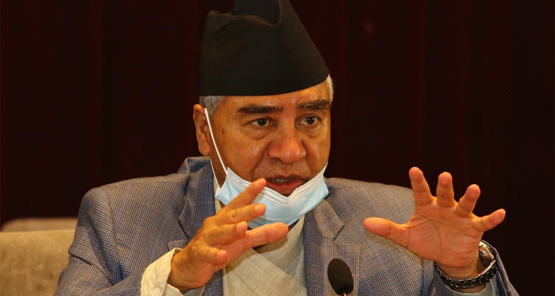 प्रधानमन्त्रीले आज सबै मन्त्रालयका सचिवहरुसँग छलफल गर्दै