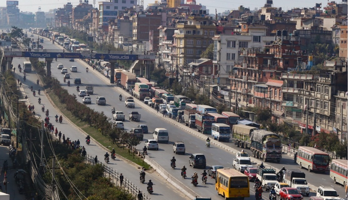 ग्वार्कोमा ‘फ्लाइओभर’ बनाउन सुरु भएपछि सवारी जाम 