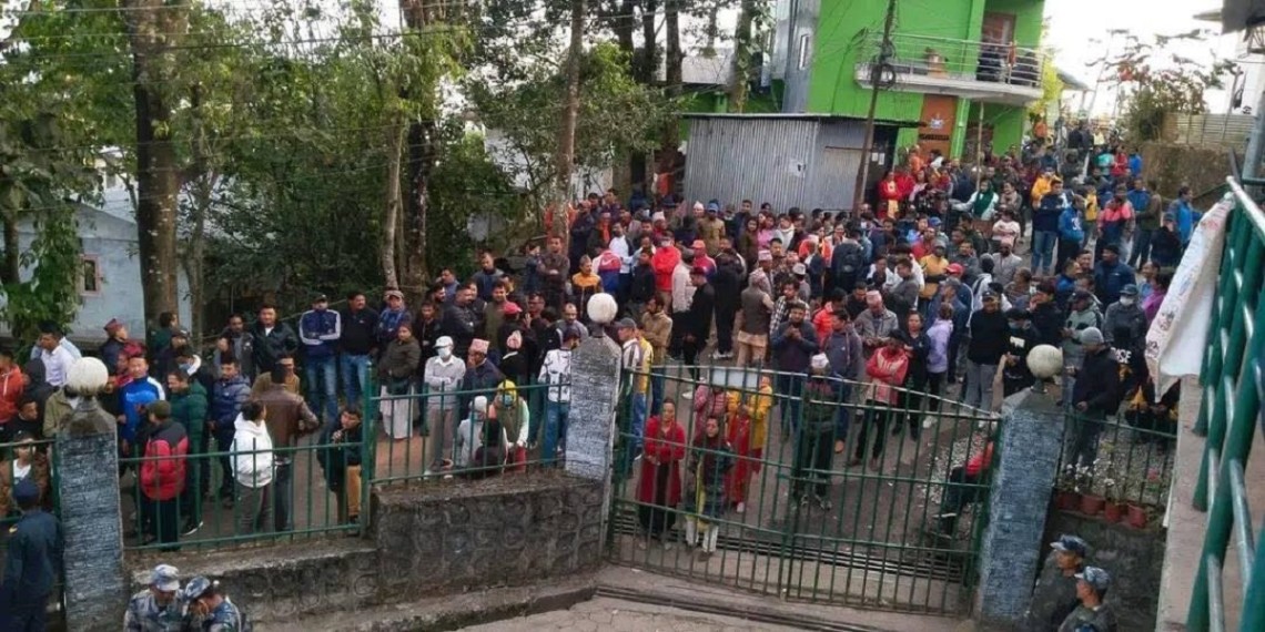 हस्ताक्षर नभएको मतपत्र भेटिएपछि इलाम २ मा मतगणना स्थगित 
