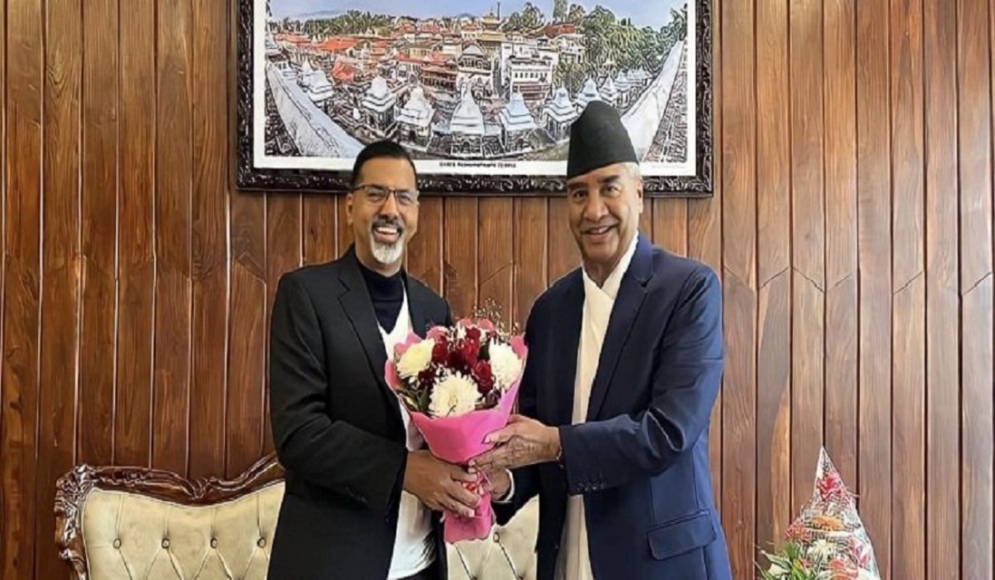 अर्थमन्त्री शर्माले दिए प्रधामन्त्री देउवालाई बधाई 