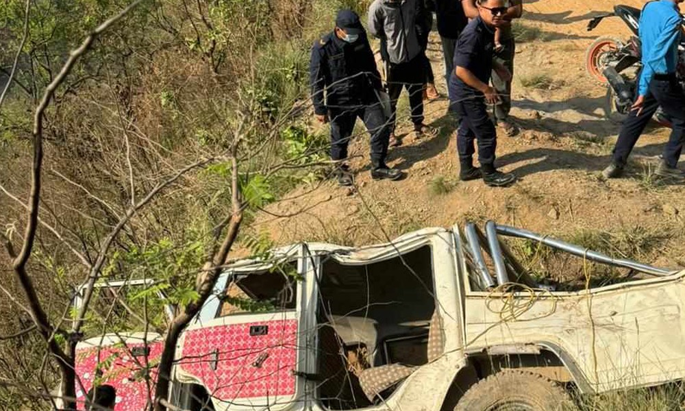 गुल्मीमा मलामी बोकेको जिप दुर्घटना, एकको मृत्यु, १२ घाइते