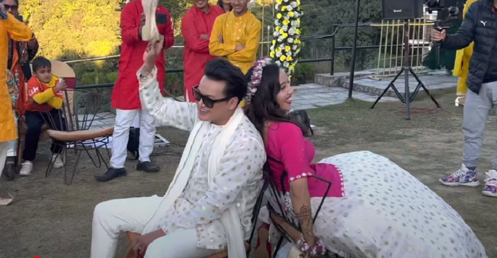 चन्द्रागिरि रिसोर्टमा विवाह गर्दै सलोन