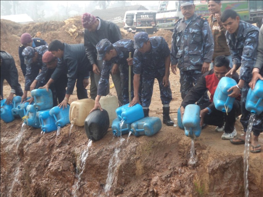 स्वास्थ्यका लागि हानिकारक वस्तु भेटिएपछि २ हजार लिटरभन्दा बढी घरेलु रक्सी नष्ट
