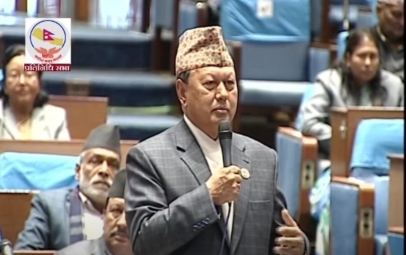 प्रेम आचार्यका छोरीहरुलाई स्नातकसम्म निःशुल्क पढाउने कांग्रेस सांसद बस्नेतको घोषणा