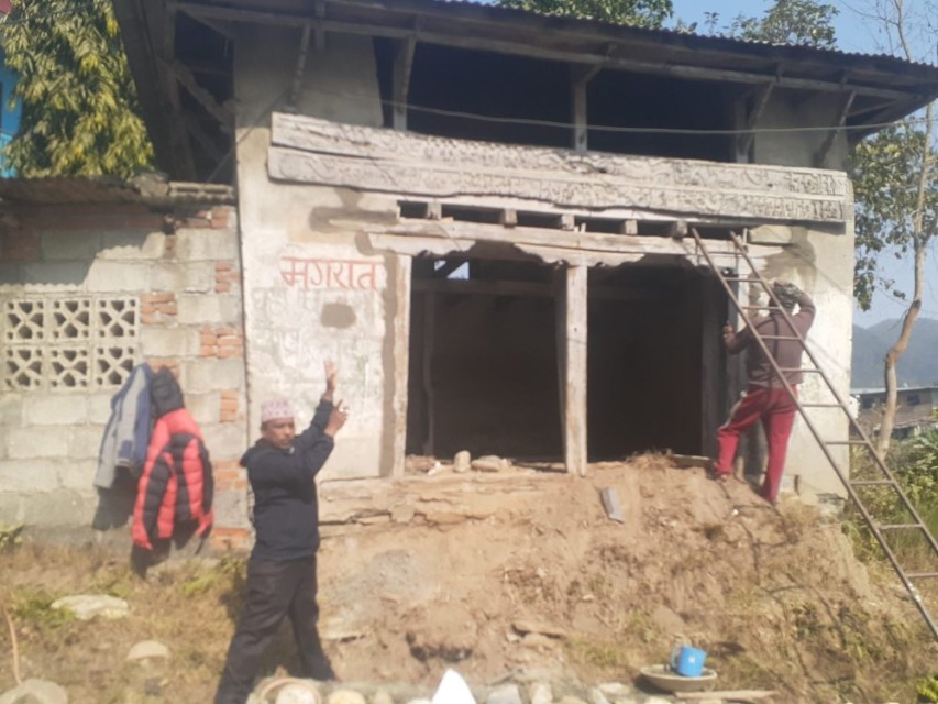 व्यक्तिगत लगानीमा जीर्ण पाटीको संरक्षण गर्दै ‘तनहुँका घले’