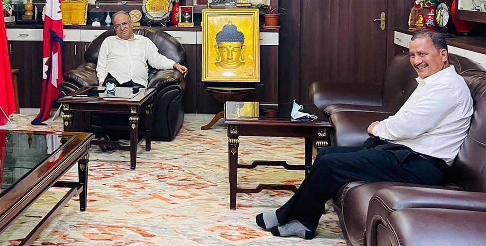 एकताको पहलस्वरुप प्रचण्ड र विप्लवबीच भेटवार्ता 