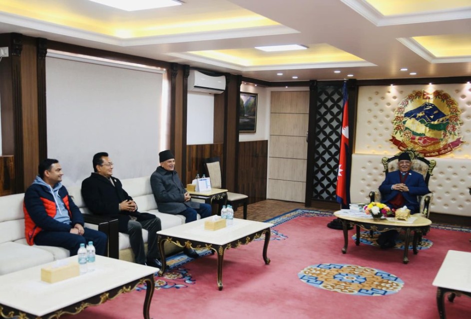 प्रधानमन्त्री प्रचण्ड र पूर्वप्रधानमन्त्री भट्टराईबीच भेटवार्ता