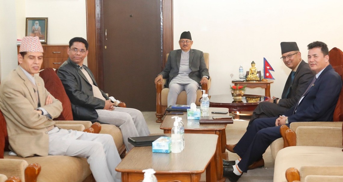 गृहमन्त्री खाँण र प्रकाण्डबीच भेटवार्ता