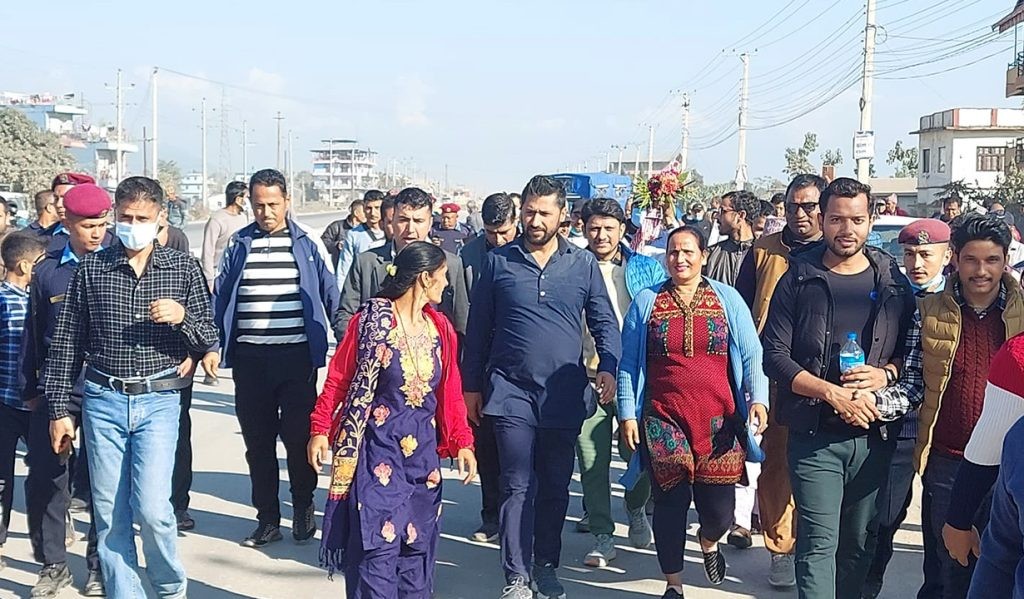 घण्टी बजाउँदै इलाम–२ मा रास्वपाले गर्यो उम्मेदवार सार्वजनिक