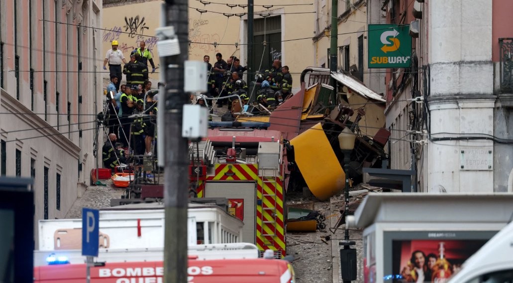 पोर्चुगलमा रेल दुर्घटना, कम्तीमा १५ जनाको मृत्यु