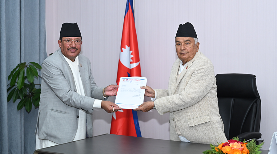 राष्ट्रपति पौडेल समक्ष राष्ट्रिय सभा सदस्य निर्वाचनको प्रतिवेदन पेस