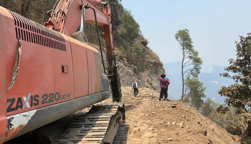 पर्वतमा सडक अलपत्र पार्ने ठेकेदारको जमानत जफत