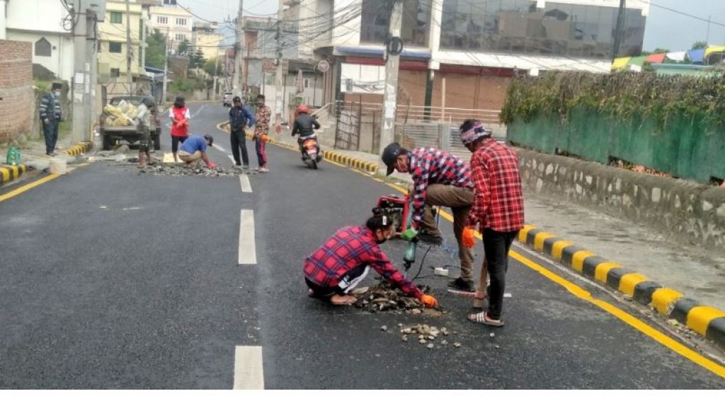 असार १ देखि सडक खन्न नपाइने 