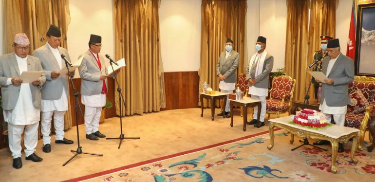 नवनियुक्त ३ मन्त्रीले लिए पद तथा गोपनियताको शपथ, आजै कार्यभार सम्हाल्ने