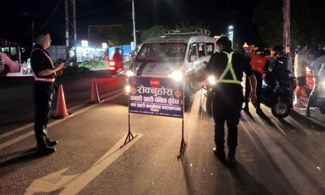 काठमाडौं आउने सवारी साधनलाई बाटोमै रोकियो 