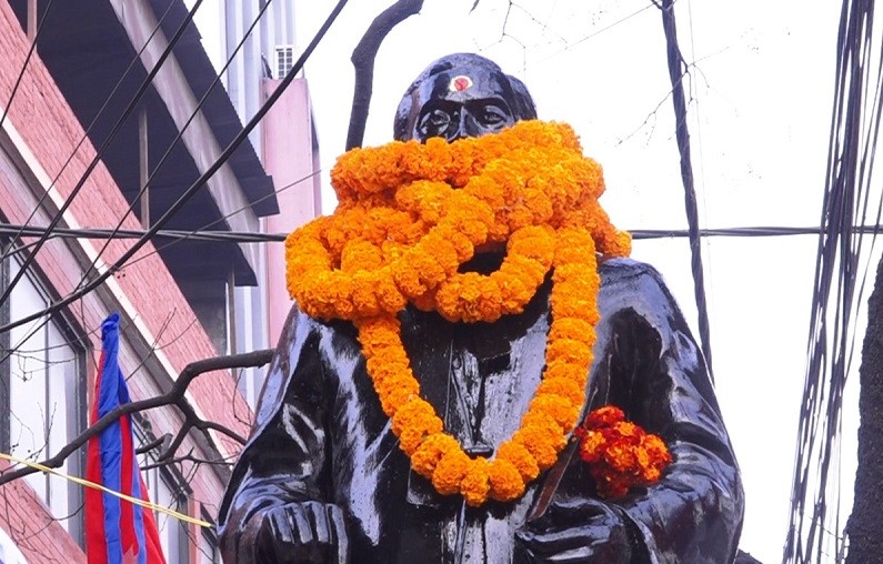 आजदेखि शहीद सप्ताह शुरु स् पहिलो दिन शुक्रराज शास्त्रीको शालिकमा माल्यार्पण