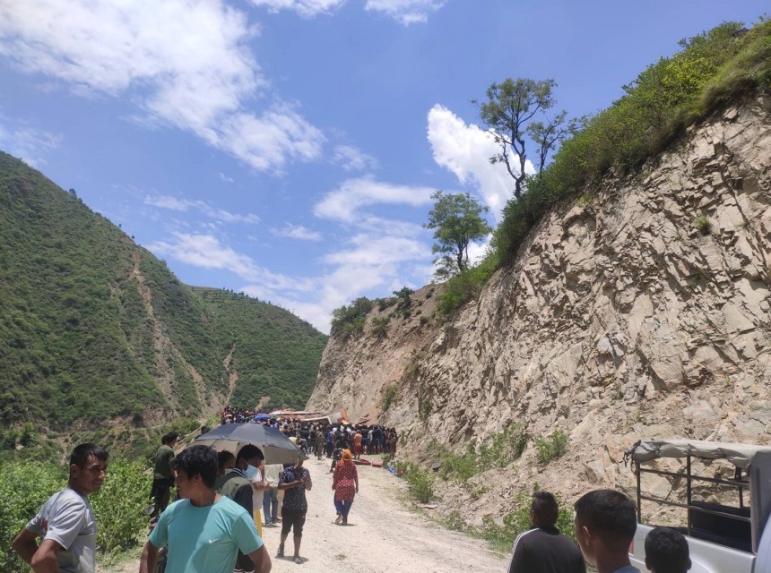 रामेछापमा बस दुर्घटना, ९ जनाको घटनास्थलमै मृत्यु 