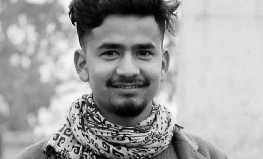 कैलालीमा ट्रकको ठक्करबाट युवकको मृत्यु, राजमार्ग अवरुद्ध