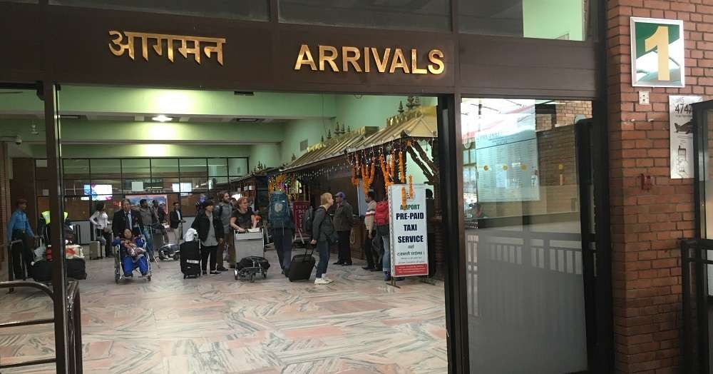 दुबई घुम्न जाँदै गरेका ७६ नेपालीलाई मध्यरातमा विमानस्थलबाट फर्काइयो