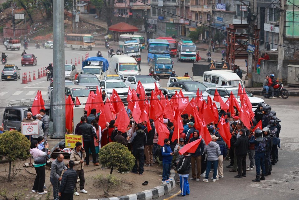 केपी शर्मा ओली पक्राउको विरोधमा काठमाडौंमा एमालेको प्रदर्शन