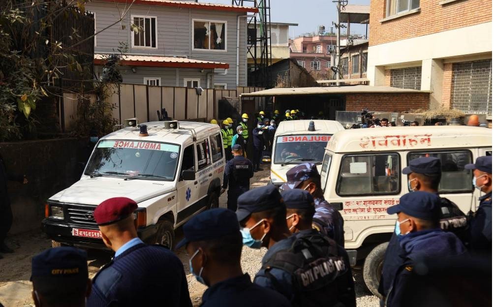 विमान दुर्घटना ज्यान गुमाएकाहरुको शव पोखराबाट काठमाडौँ ल्याइयो